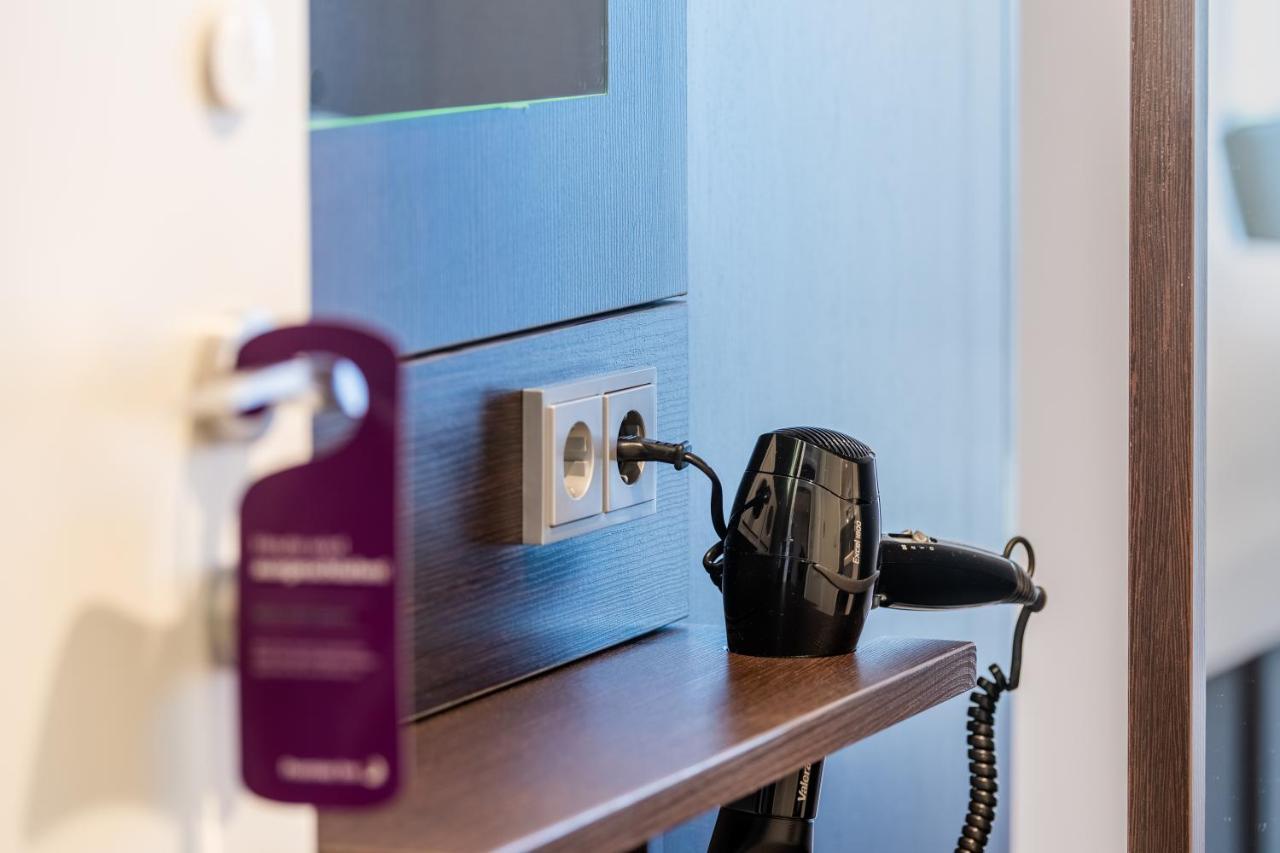 Premier Inn Stuttgart Airport Leinfelden-Echterdingen Ngoại thất bức ảnh